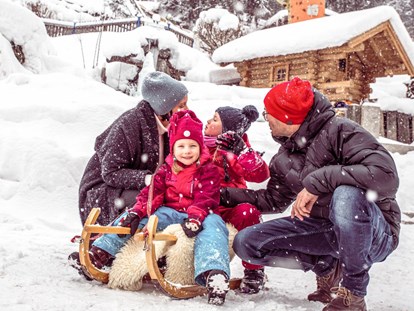 Hotels an der Piste - Hotel-Schwerpunkt: Skifahren & Familie - Rodeln auf der längsten Rodelbahn - Alpin Family Resort Seetal ****s