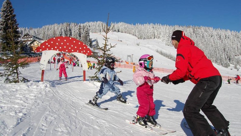 Spaß im Schnee mit Kindern im Familienhotel Berger in der Steiermark - pistenhotels.info