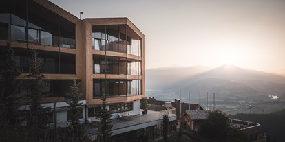 Hotels an der Piste - Sonnenterrasse - Wolkenstein (Trentino-Südtirol) - Das brandneue Berghotel Zirm - Berghotel Zirm 
