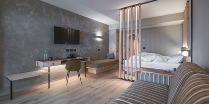 Hotels an der Piste - Hotel-Schwerpunkt: Skifahren & Wellness - Kolfuschg in Corvara - Pustertalzimmer mit Tablick - Berghotel Zirm 
