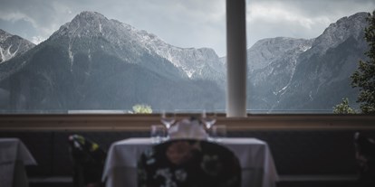 Hotels an der Piste - Ski-In Ski-Out - Alta Badia - Restaurant mit Panoramablick - Berghotel Zirm 
