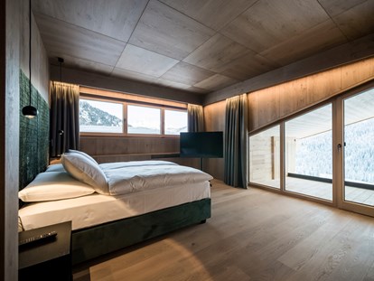 Hotels an der Piste - Hotel-Schwerpunkt: Skifahren & Familie - Wolkenstein-Gröden - Neue Suiten mit Fensterfront - Hotel Cappella