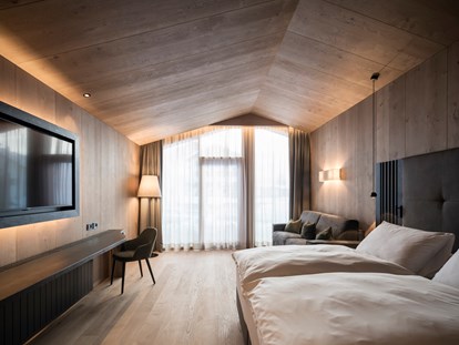Hotels an der Piste - Preisniveau: exklusiv - Wolkenstein in Gröden - Suiten mit großer Fensterfront - Hotel Cappella