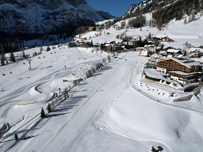Hotels an der Piste - Hotel-Schwerpunkt: Skifahren & Ruhe - St.Kassian - Kleinkinderpark und Liftanlage Sellaronda - Hotel Cappella