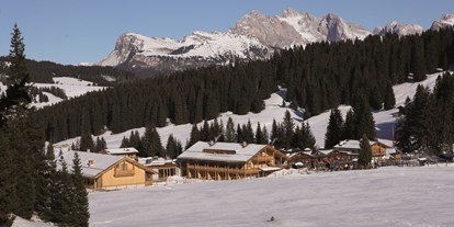Hotels an der Piste - Hotel-Schwerpunkt: Skifahren & Familie - Kolfuschg von Corvara - Außenansicht Hotel Tirler  - Dolomites Living Hotel Tirler