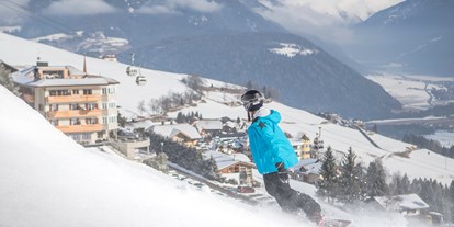 Hotels an der Piste - Skiservice: Skireparatur - Südtirol - Pistenspaß direkt vom Hotel. - Kronplatz Resort Hotel Kristall