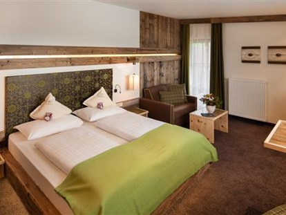 Hotels an der Piste - geführte Skitouren - Ratschings - Hotelzimmer mit Doppelbett - Wohlfühlhotel Falzeben