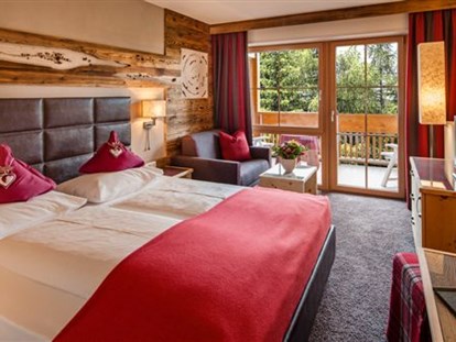 Hotels an der Piste - Pools: Innenpool - Moos/Pass - Hotelzimmer mit Balkon - Wohlfühlhotel Falzeben