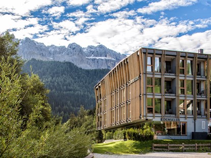 Hotels an der Piste - Skiraum: Skispinde - St.Kassian - Aussenansicht  - Mountain Design Hotel EdenSelva