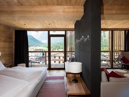Hotels an der Piste - Pools: Außenpool beheizt - Skigebiet 3 Zinnen Dolomites - Zirbensuite - Berghotel Sexten Dolomiten