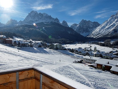 Hotels an der Piste - Pools: Innenpool - Trentino-Südtirol - Blick vom Zimmer - Berghotel Sexten Dolomiten