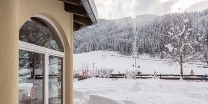 Hotels an der Piste - Hotel-Schwerpunkt: Skifahren & Kulinarik - Trentino-Südtirol - Blick vom Haus auf die Piste - Hotel Seeber