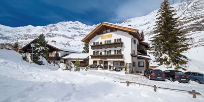 Hotels an der Piste - Langlaufloipe - Skigebiet Pfelders - Hotel Alpenblick im Winter - Hotel Alpenblick