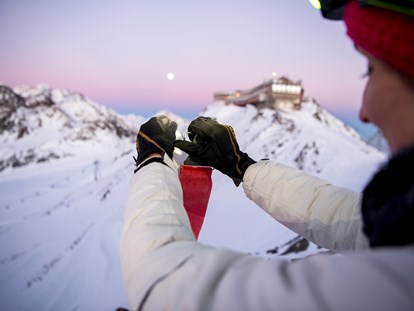 Hotels an der Piste - Skiservice: Skireparatur - Moos/Pass - Skitour  - Glacier Hotel Grawand