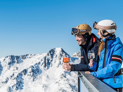 Hotels an der Piste - Hotel-Schwerpunkt: Skifahren & Ruhe - Trentino-Südtirol - Aperitivo mit Ausblick - Glacier Hotel Grawand