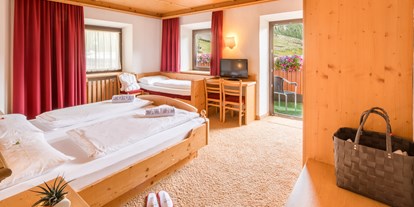 Hotels an der Piste - Parkplatz: kostenlos in Gehweite - Trentino-Südtirol - Dreibettzimmer mit Balkon - Piccolo Hotel Gurschler