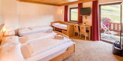 Hotels an der Piste - Skiservice: Wachsservice - Moos/Pass - 2-4 Bett-Zimmer mit Balkon - Piccolo Hotel Gurschler