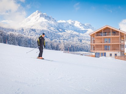 Hotels an der Piste - Skiraum: Skispinde - Skigebiet 3 Zinnen Dolomites - SKI IN - SKI OUT - JOAS natur.hotel.b&b