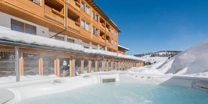 Hotels an der Piste - Skikurs direkt beim Hotel: für Kinder - St.Christina in Gröden - Whirlpool - Sporthotel Floralpina
