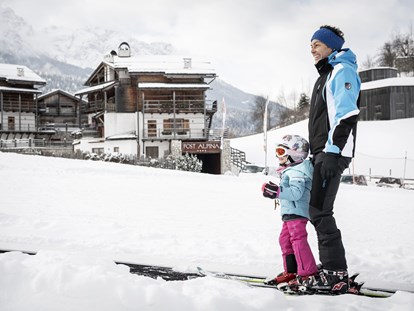 Hotels an der Piste - Skikurs direkt beim Hotel: für Erwachsene - Antholz Mittertal - Post Alpina - Family Mountain Chalets