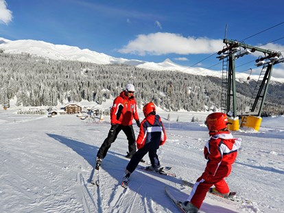 Hotels an der Piste - Skikurs direkt beim Hotel: eigene Skischule - Trentino-Südtirol - Hotel Kreuzberg