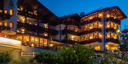 Hotels an der Piste - Wellnessbereich - Skigebiet Gitschberg Jochtal - Bei Nacht - Hotel Alpenfrieden