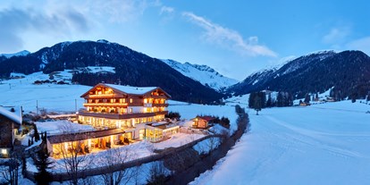 Hotels an der Piste - Hotel-Schwerpunkt: Skifahren & Ruhe - Matrei in Osttirol - Das idyllische Naturparadies im Talschluss des Gsiesertales ist umgeben von Almen und Berggipfeln und lädt zur Entdeckung der Wildnaatur ein. Langlaufen, Skifahren, Schneeschuhwandeern, Rodeln , alles geht direkt vom Hotel aus. - Hotel Magdalenahof