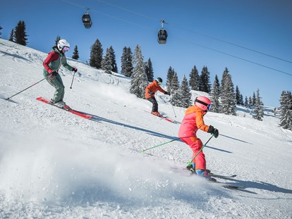 Hotels an der Piste - Skiservice: Skireparatur - Saalbach - Familienresort Ellmauhof - das echte All Inclusive ****S