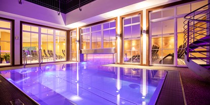 Hotels an der Piste - Pools: Infinity Pool - Fügenberg - Family Therme - Galtenberg Family & Wellness Resort