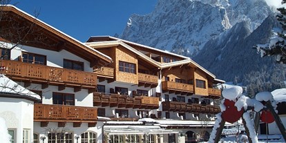 Hotels an der Piste - Hotel-Schwerpunkt: Skifahren & Wellness - Kühtai - Hotelansicht - Tirolerhof Familotel Zugspitze