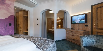 Hotels an der Piste - Verpflegung: Vollpension - Altenmarkt im Pongau - Familienzimmer mit XXL-Stockbett und Balkon  - Familienhotel Sommerhof