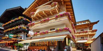 Hotels an der Piste - Parkplatz: gebührenpflichtig in Gehweite - Oberndorf in Tirol - Hotelansicht - Hotel Wechselberger
