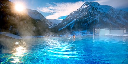 Hotels an der Piste - Pools: Außenpool beheizt - Skigebiet Oberstdorf Kleinwalsertal - Der Kleinwalsertaler Rosenhof