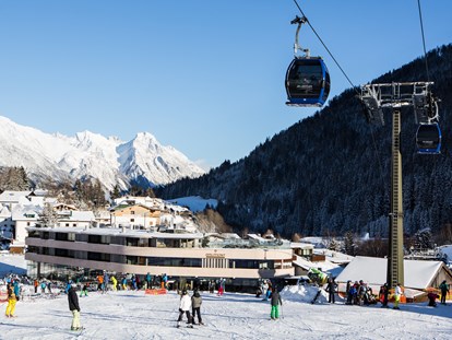 Hotels an der Piste - Hotel-Schwerpunkt: Skifahren & Ruhe - Serfaus - Hotel Arlmont Außen  - Hotel Arlmont