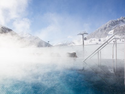 Hotels an der Piste - Hotel-Schwerpunkt: Skifahren & Ruhe - Serfaus - ROOFTOP Pool  - Hotel Arlmont