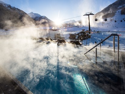 Hotels an der Piste - Hotel-Schwerpunkt: Skifahren & Kulinarik - Galtür - ROOFTOP Pool  - Hotel Arlmont