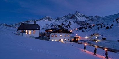 Hotels an der Piste - Skiregion Hochoetz - Kühtai - Nachtaufnahme Jagdschloss-Resort - Jagdschloss-Resort
