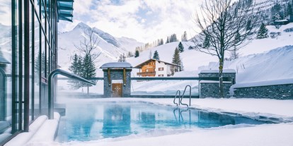 Hotels an der Piste - Pools: Außenpool beheizt - Faschina - Beheizter Außenpool auch im Winter - Hotel Warther Hof