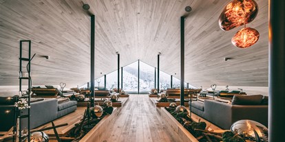 Hotels an der Piste - Skiservice: Skireparatur - Panorama Ruheraum in der Saunawelt - Hotel Warther Hof