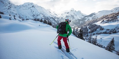 Hotels an der Piste - Skikurs direkt beim Hotel: für Erwachsene - Ski Arlberg - ... für Tiefschnee Liebhaber wird auch gesorgt - Hotel Warther Hof