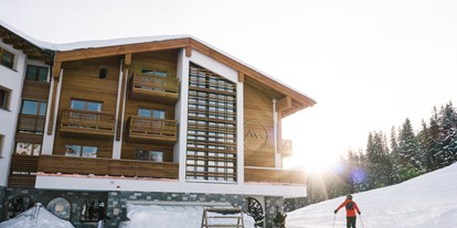 Hotels an der Piste - Hotel-Schwerpunkt: Skifahren & Wellness - Lech - Winterwarndern - perfekter Start vor der Haustüre - Hotel Goldener Berg