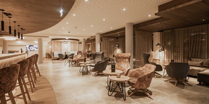 Hotels an der Piste - Parkplatz: gebührenpflichtig beim Hotel - Hotelbar - FIRSTpeak Zauchensee