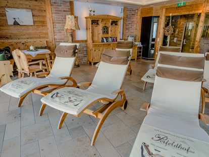 Hotels an der Piste - Wellnessbereich - Bramberg am Wildkogel - Ruheraum im Sauna-Bereich - Ferienwohnungen Perfeldhof