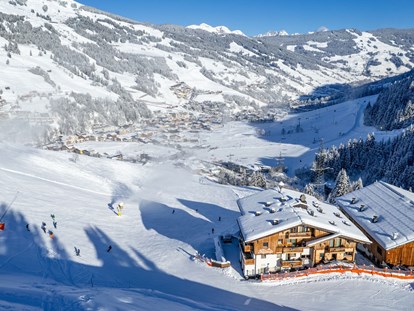 Hotels an der Piste - Verpflegung: Frühstück - Salzburg - Ski-In & Ski-Out  - Ferienwohnungen Perfeldhof