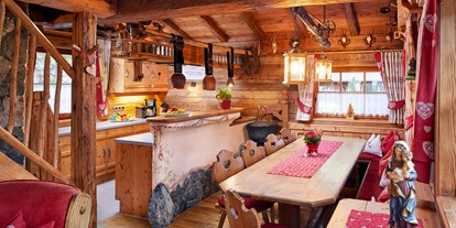 Hotels an der Piste - Ski-In Ski-Out - Dorfgastein - Große voll ausgestattete Küche  - Almdorf Flachau