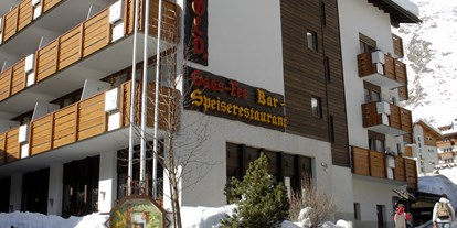 Hotels an der Piste - Skiraum: versperrbar - Zermatt - Außenansicht - Saaserhof Apartments