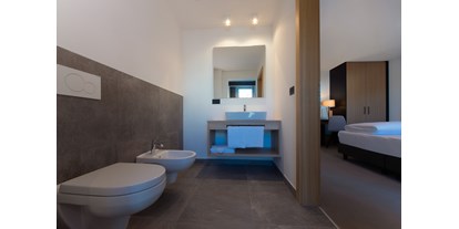 Hotels an der Piste - Preisniveau: gehoben - San Giovanni di Fassa - Bad Standard Zimmer - Sports&Nature Hotel Boè