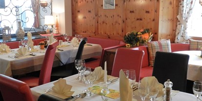 Hotels an der Piste - Klassifizierung: 3 Sterne - Flims Waldhaus - Arvenstube  - Hotel Pizzeria Mittenwald Flumserberg Tannenheim