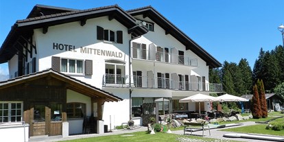 Hotels an der Piste - Hotel-Schwerpunkt: Skifahren & Ruhe - Flims Waldhaus - Idylle im Sommer - direkter Anschluss zu den Wander- Bike - Routen - Hotel Pizzeria Mittenwald Flumserberg Tannenheim