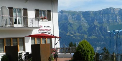 Hotels an der Piste - Hotel-Schwerpunkt: Skifahren & Ruhe - Flims Waldhaus - Hotel Pizzeria Mittenwald Flumserberg Tannenheim
